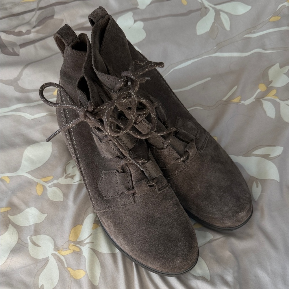 Sorel Chocolate Suede Ankle Boots